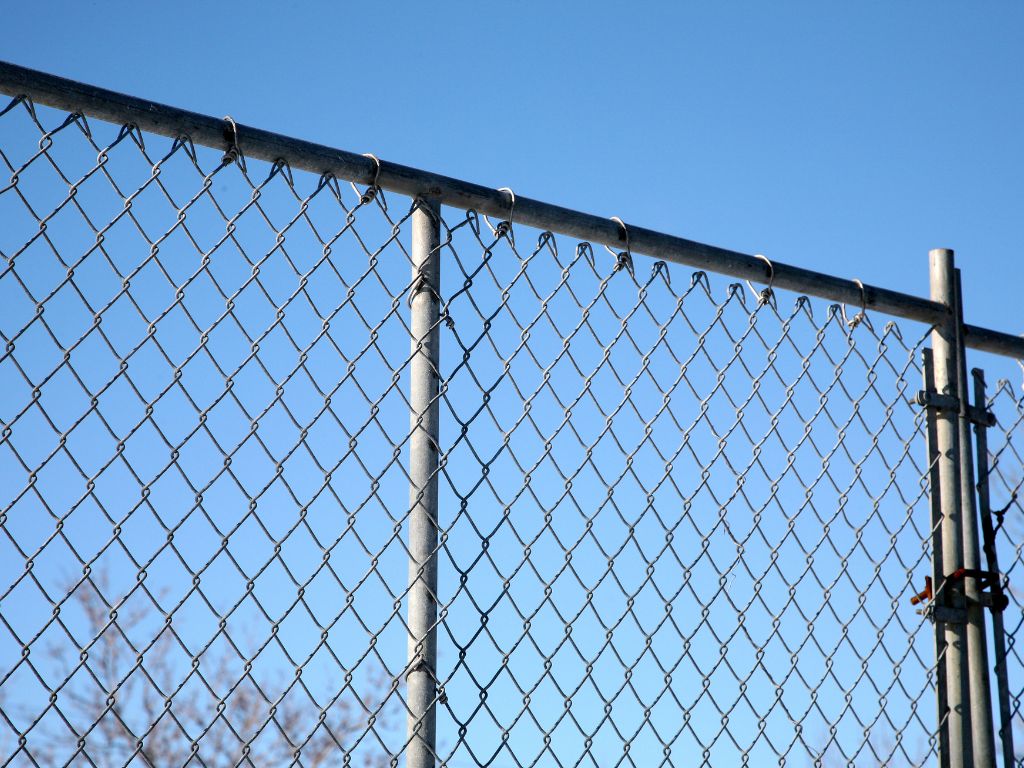 Lakshmiwirenetting - Best fencing - Discovering Chain Link Fences’ Power and Flexibility 3