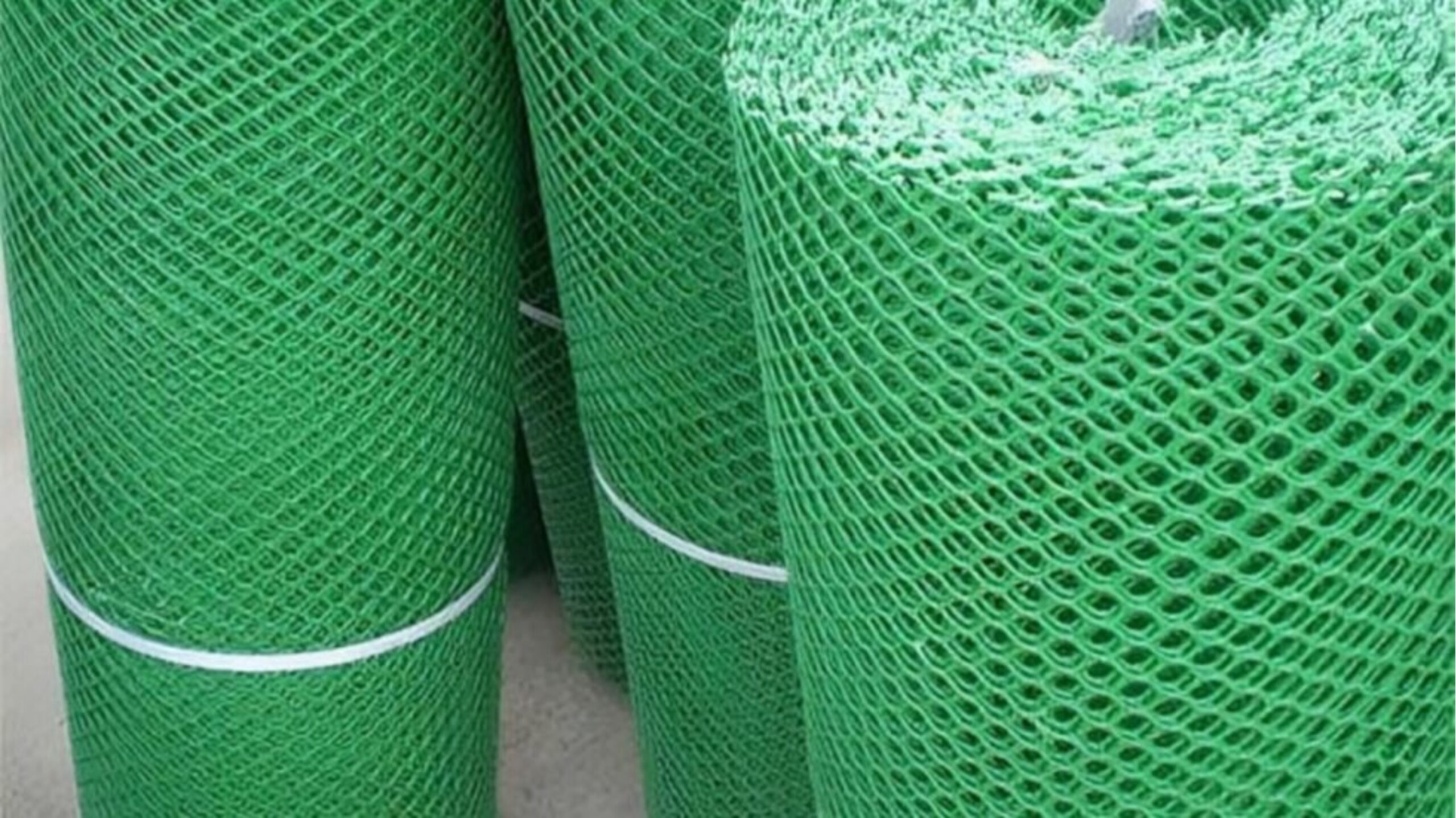 Lakshmiwirenetting - Best fencing - Exploring the Versatility and Sustainability of Plastic Wire Mesh 2